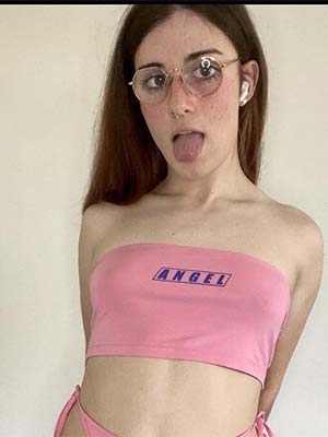 Goofy trans-woman from Middletown, Delaware